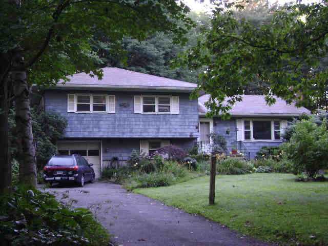 Building photograph for 134 MAIN ST N